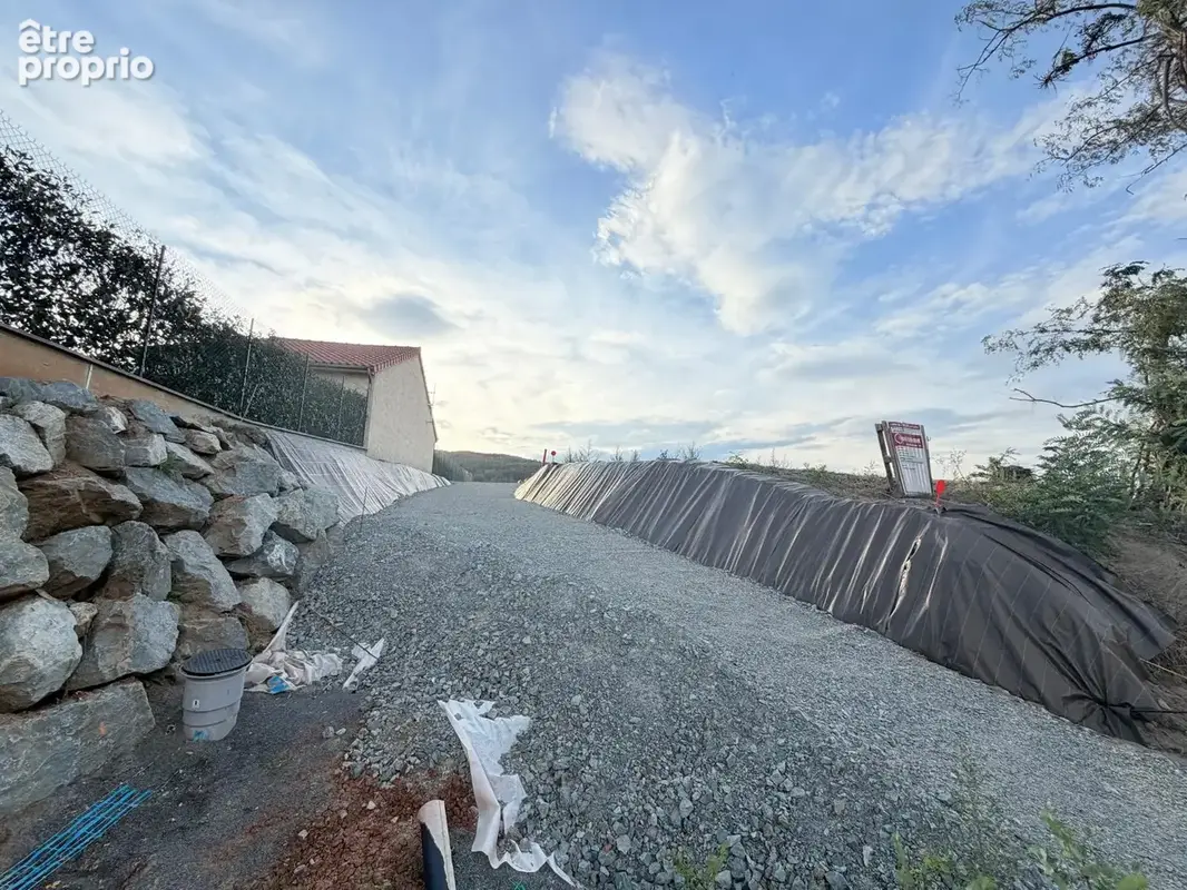 Terrain de 1012 m2 dont 737 m2 constructibles - photo 3