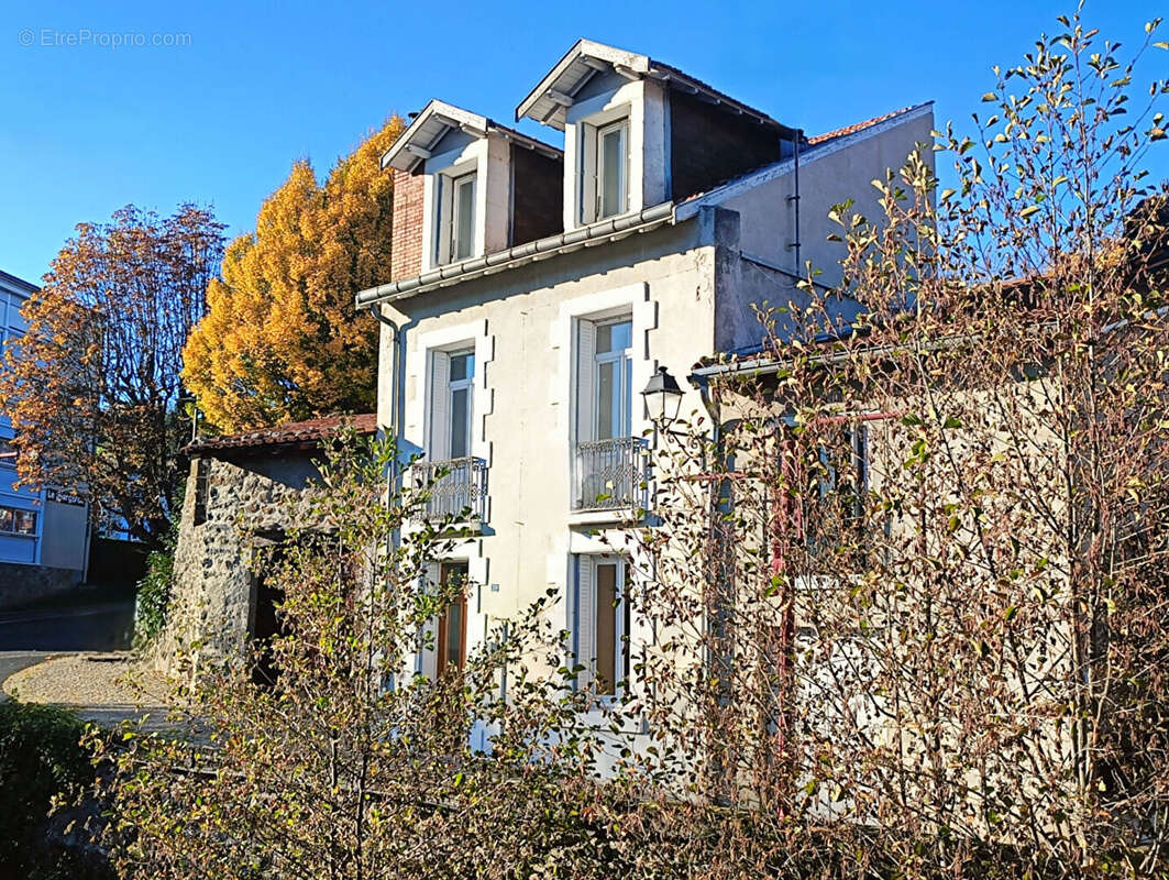 Maison à VALS-PRES-LE-PUY