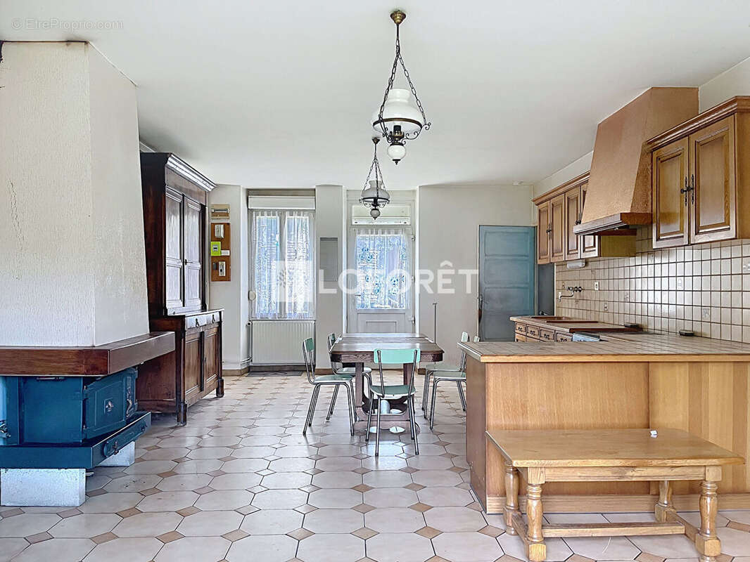 Maison à VEUVEY-SUR-OUCHE