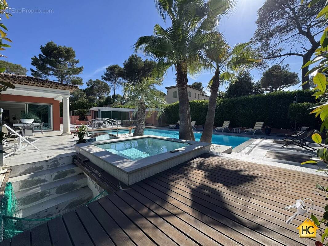 Maison à MOUGINS