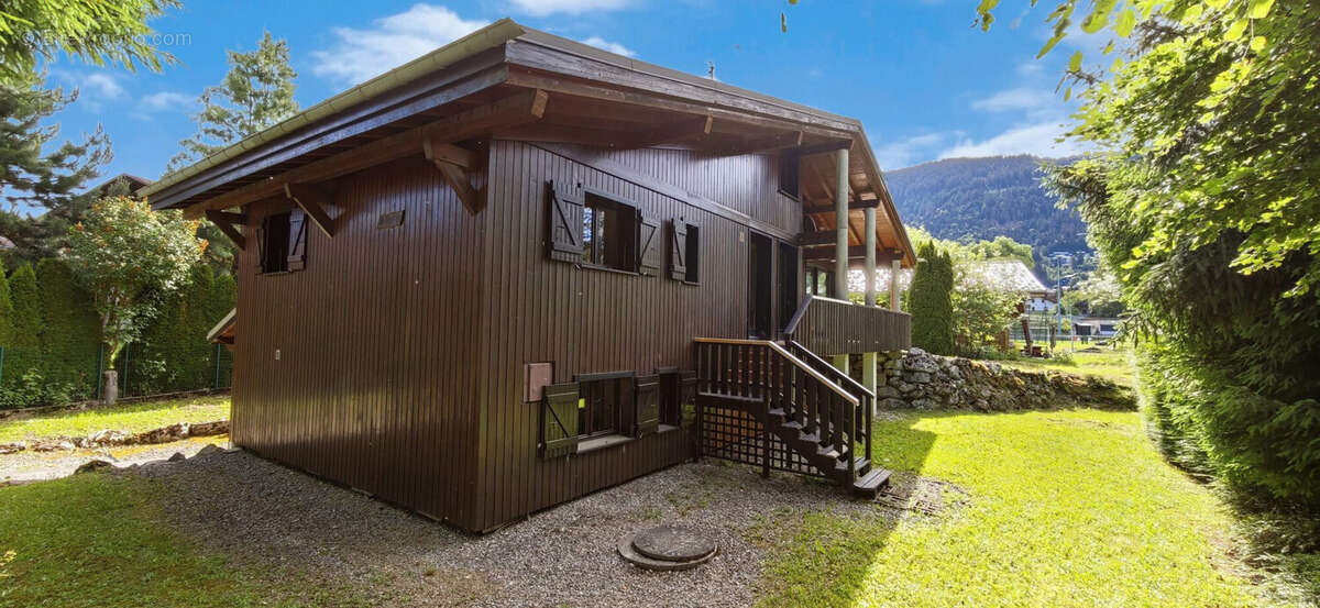Maison à ARACHES-LA-FRASSE