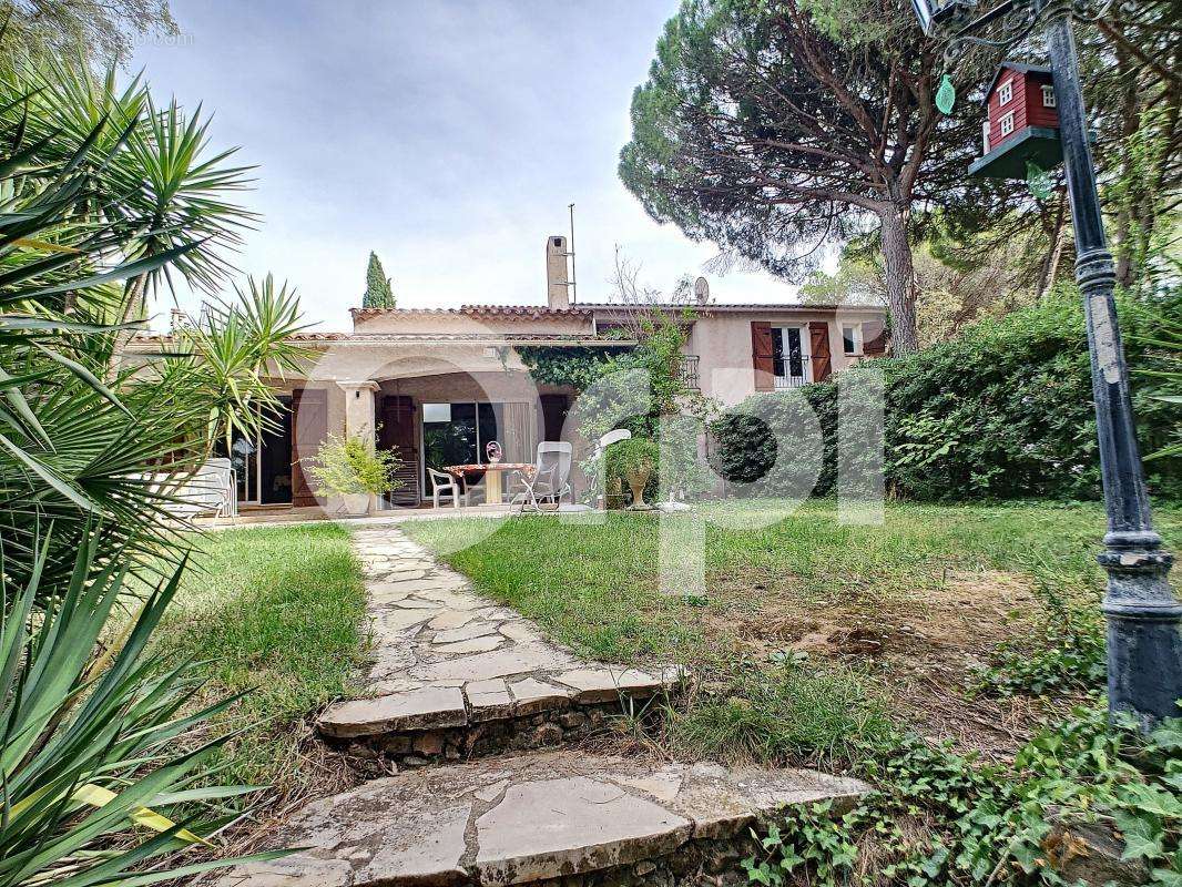 Maison à ROQUEBRUNE-SUR-ARGENS