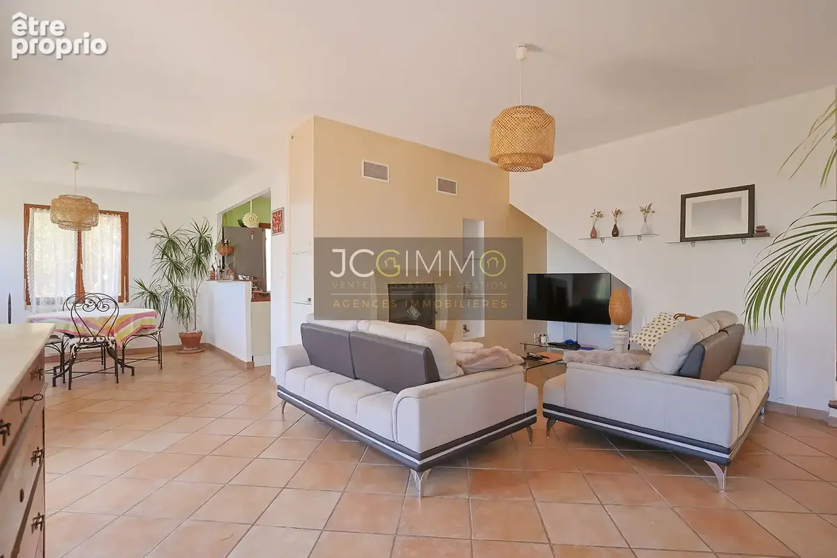 villa individuelle T5 de 117 m2 avec piscine et belle vue dégagée - photo 17