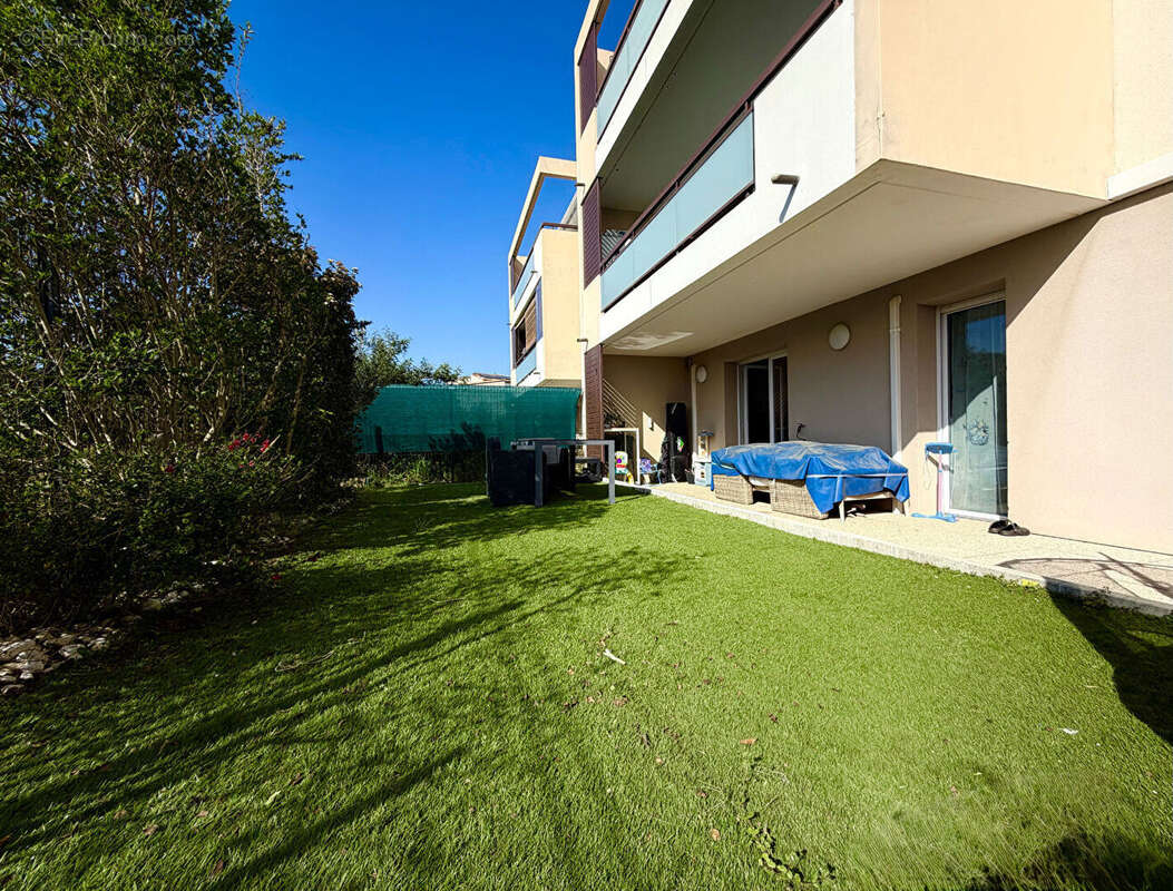 Appartement à CHATEAUNEUF-LES-MARTIGUES