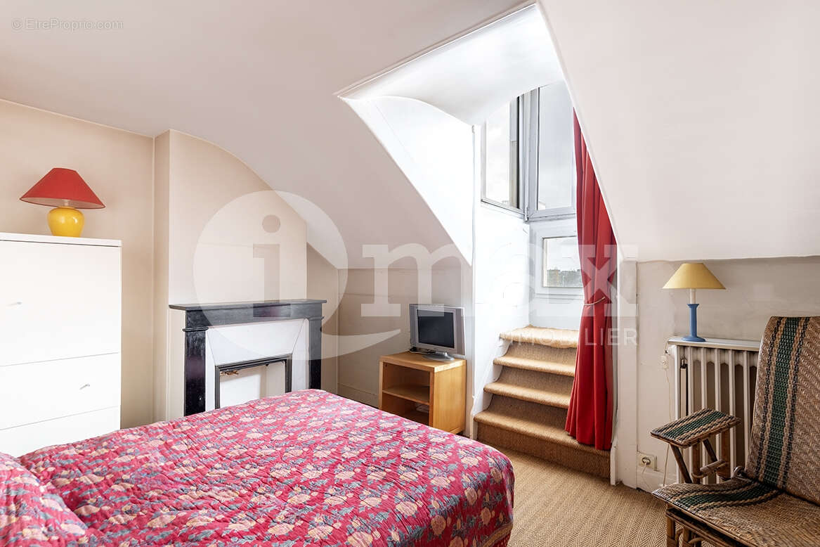 Maison à COURBEVOIE