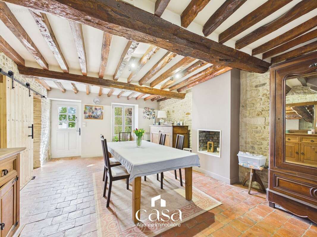 Maison 247 m² à Crocy  - photo 2