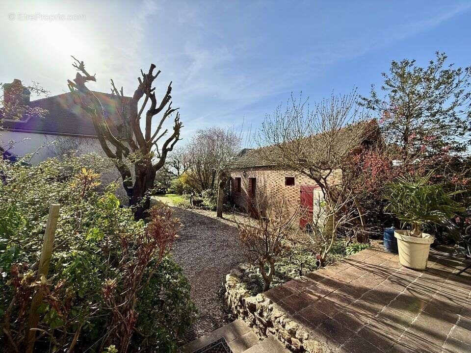 Maison à PONT-SUR-YONNE