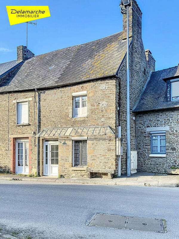 Maison à SAINT-AUBIN-DE-TERREGATTE