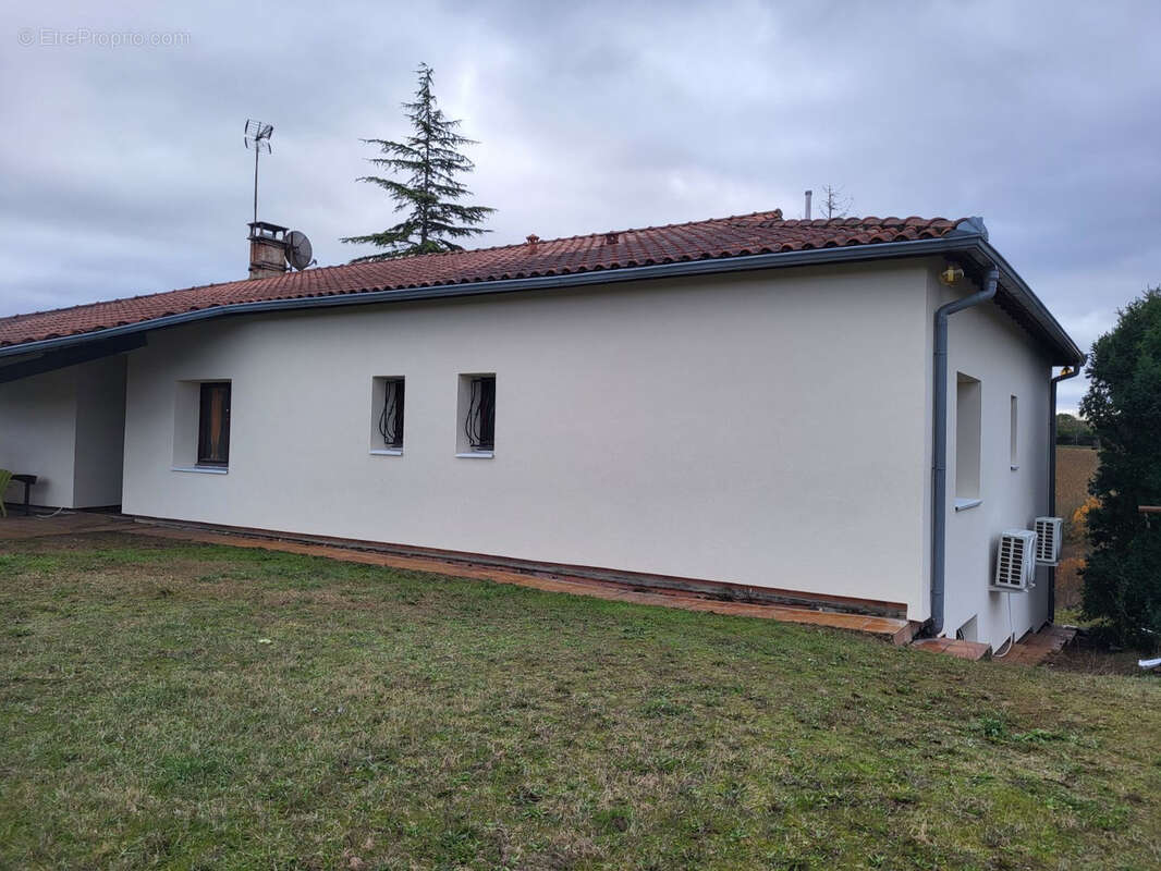 Maison à AURIAC-SUR-VENDINELLE