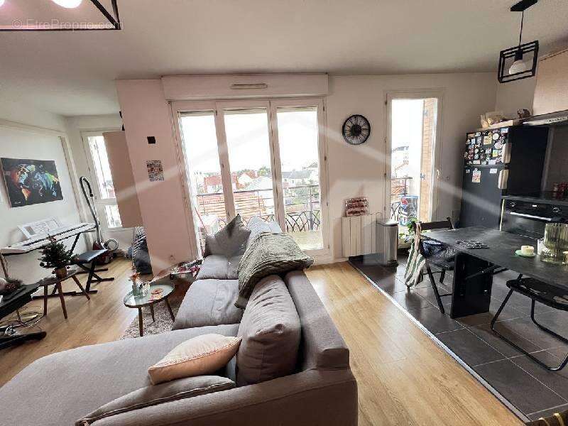 Appartement à COMBS-LA-VILLE