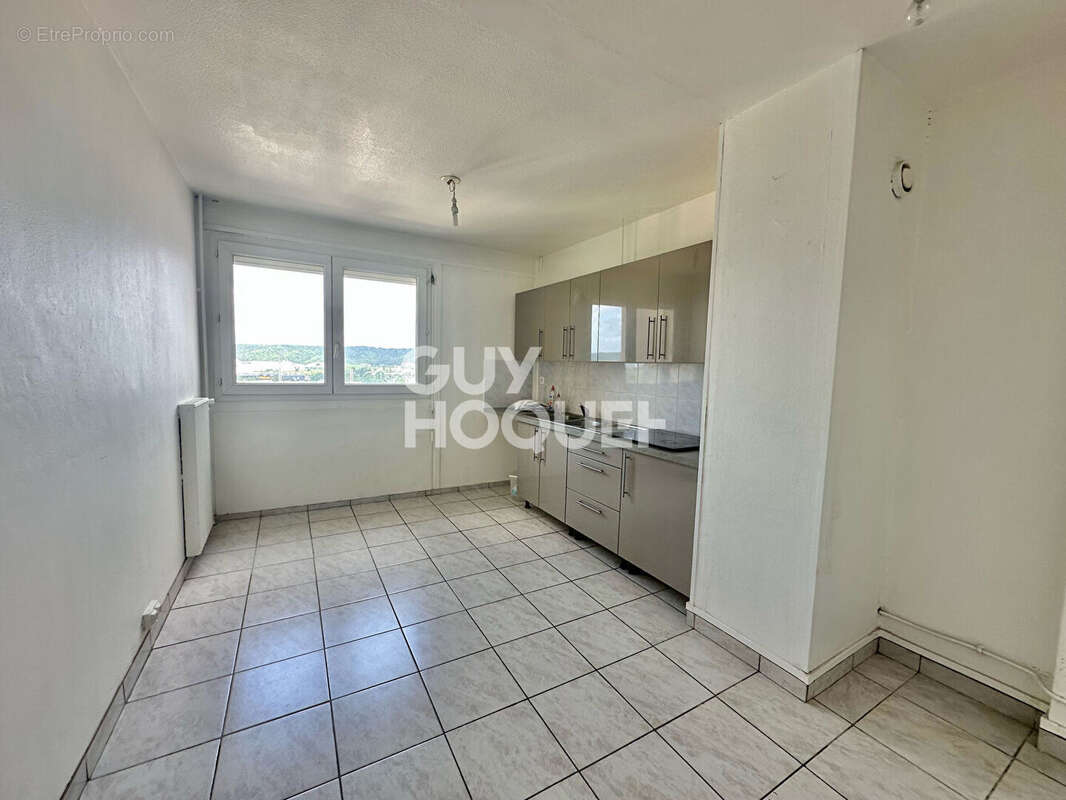 Appartement à LE PETIT-QUEVILLY