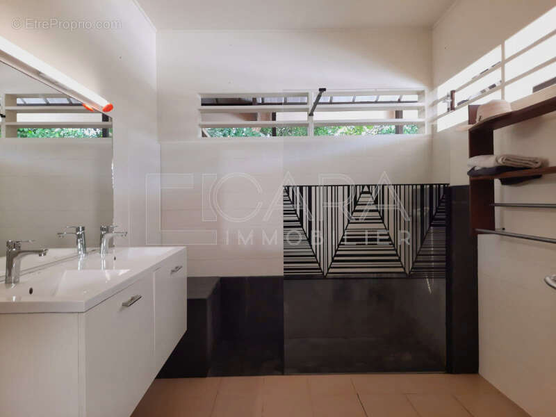 Maison 235 m² à Remire-Montjoly  - photo 6
