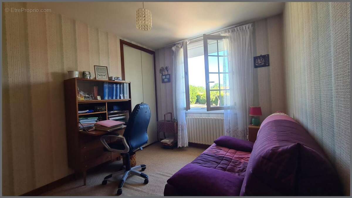 3 chambres, Bel espace en pelouse clos avec jardin - photo 13