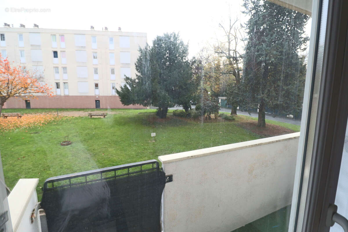 LE PECQ - Apt 2 pièces avec balcon et cave - photo 5