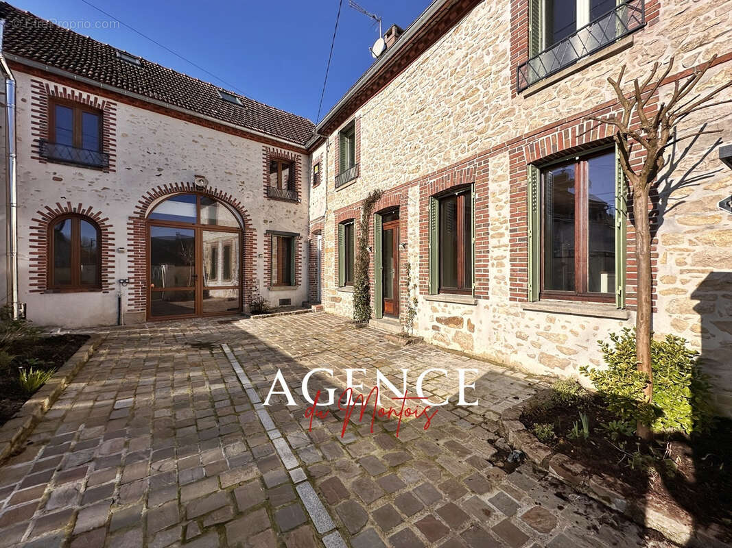 Maison à DONNEMARIE-DONTILLY