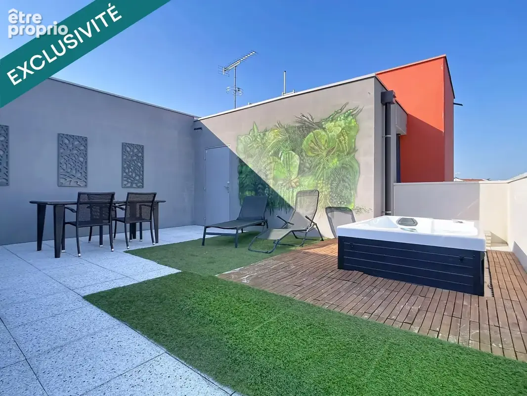 Photo 1 - Appartement à PAREMPUYRE