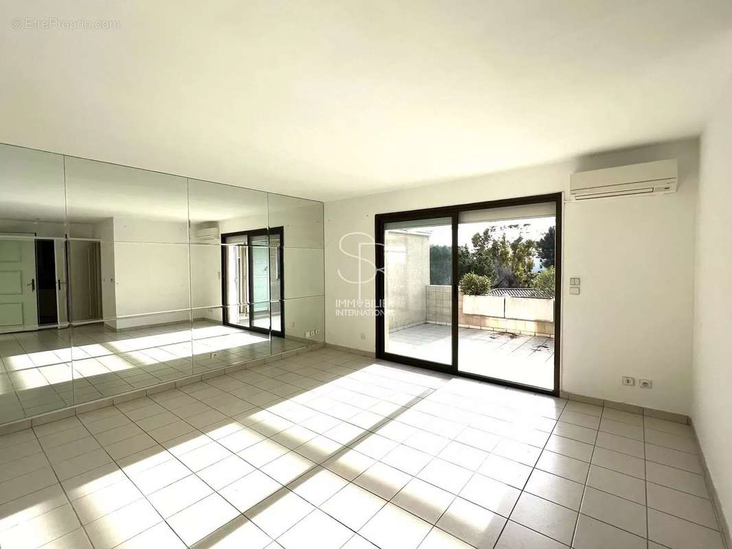 Maison à VILLENEUVE-LOUBET