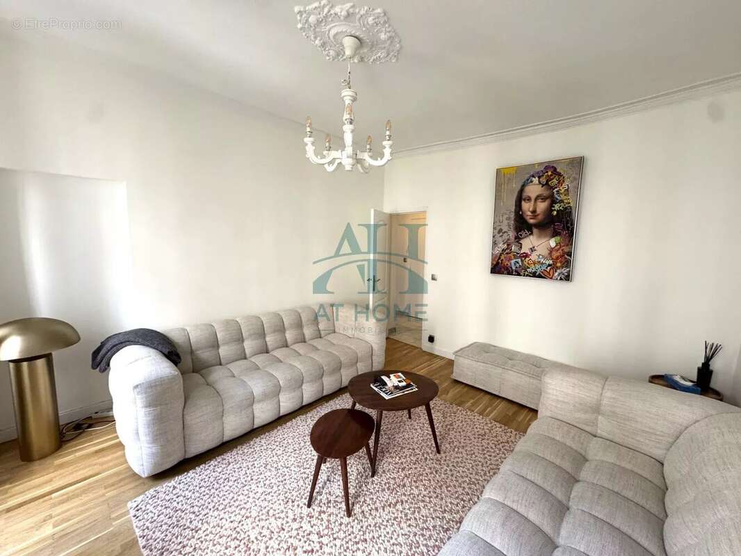 Appartement à PARIS-10E