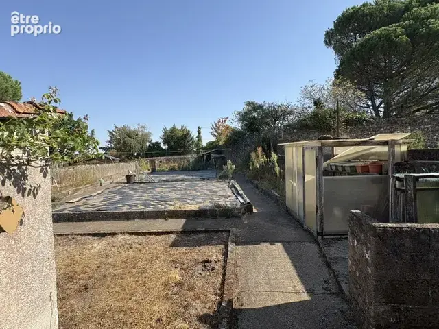 A vendre à Tiffauges belle maison de bourg 112 m2 +dépendance +terrain constructible 194000 frais d'agence inc - photo 22