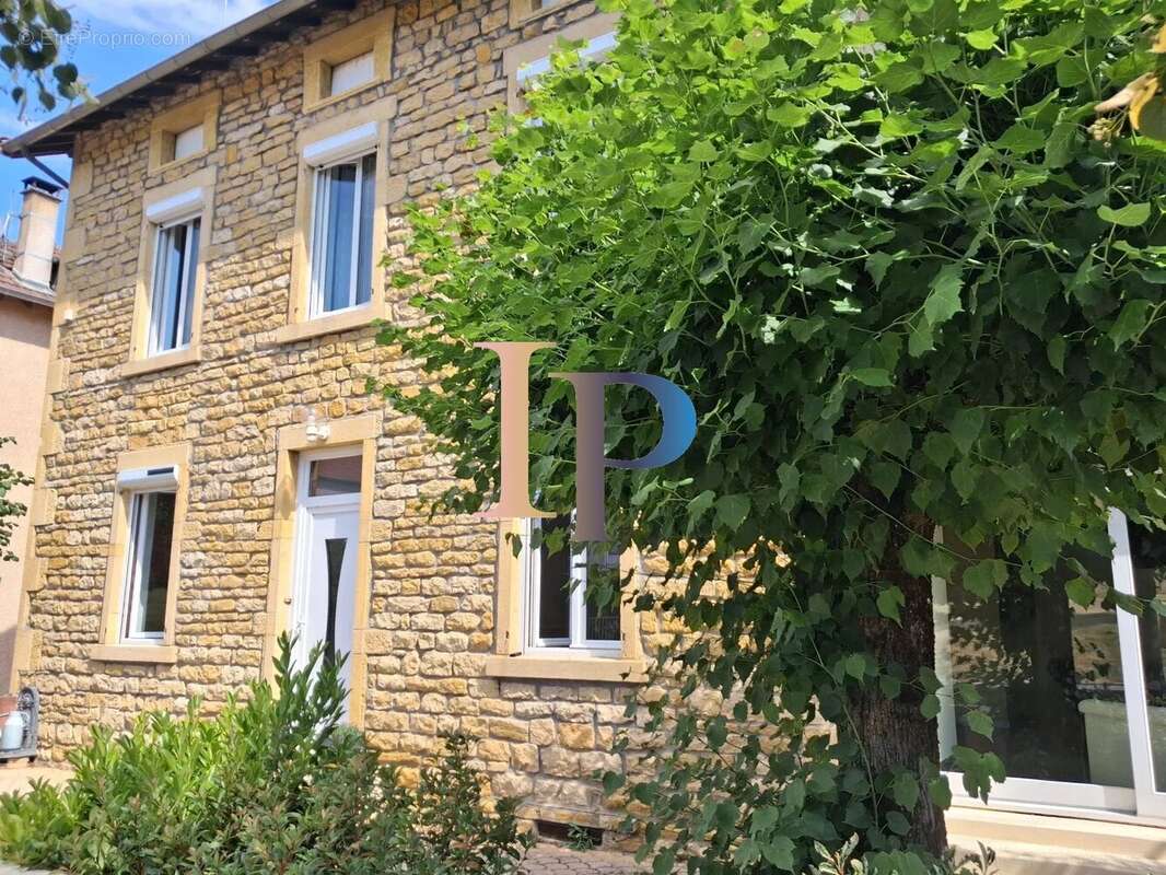 Maison centre village - photo 6