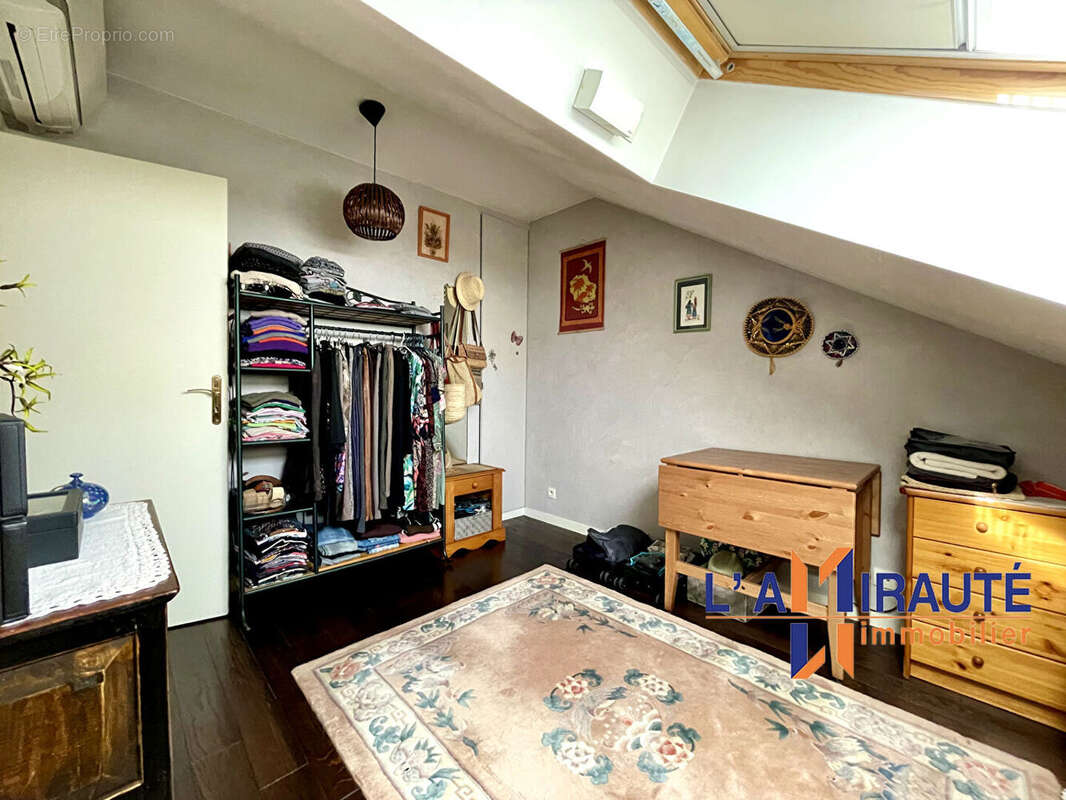 Appartement à HOUILLES