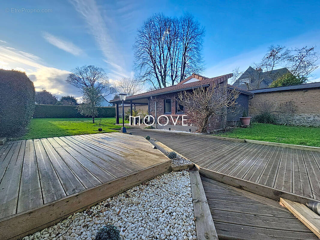 Maison à LE MESNIL-ESNARD