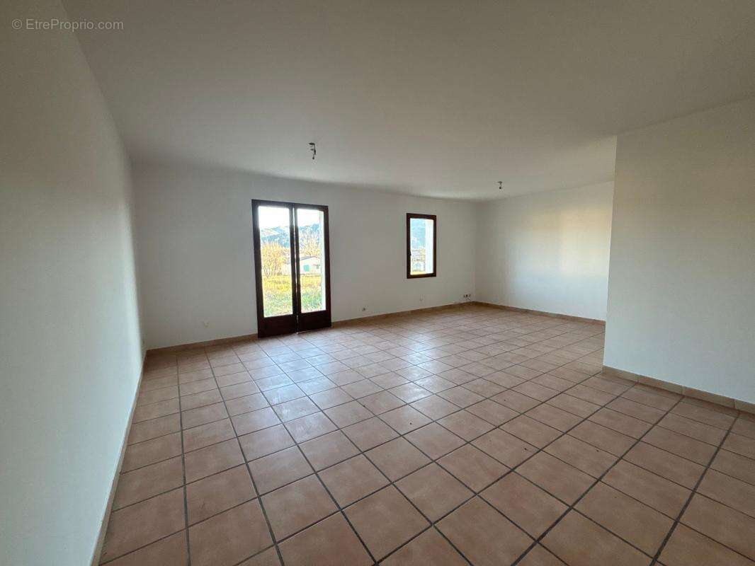 Maison à MALLEMOISSON