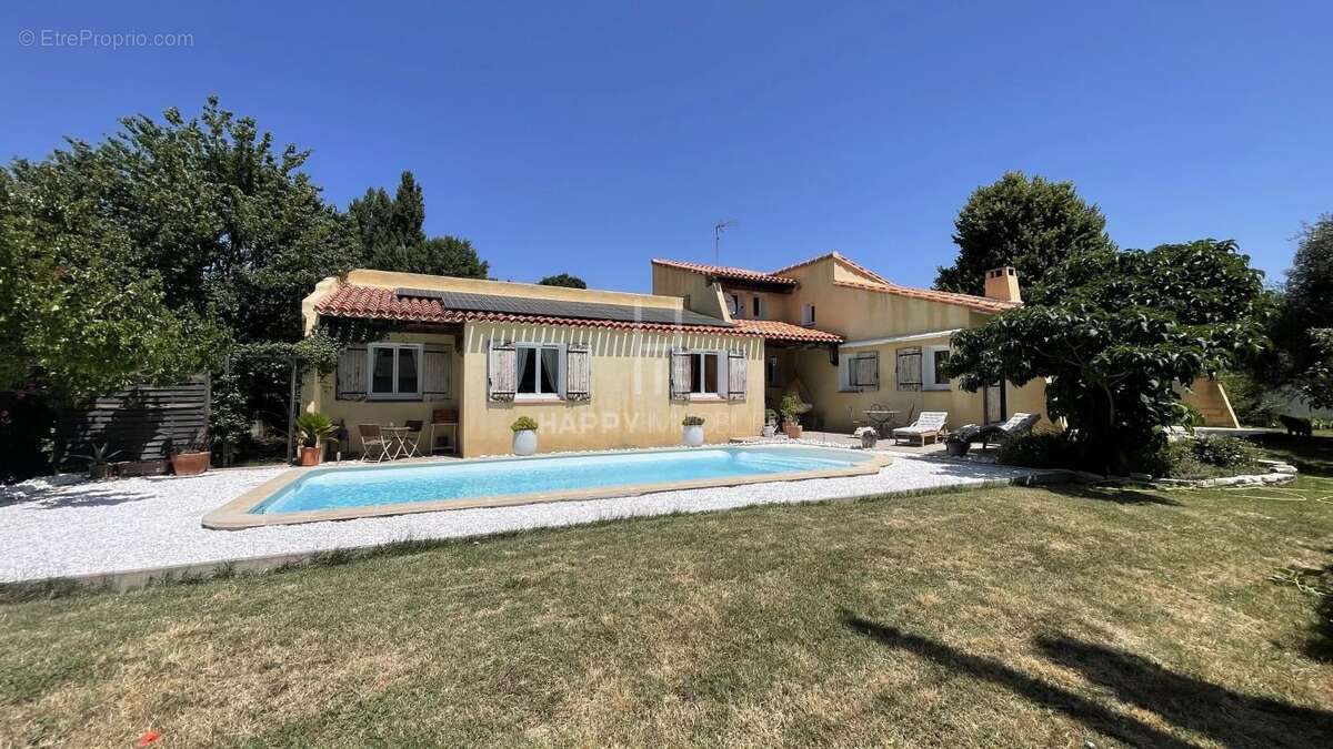 Maison à MOURIES