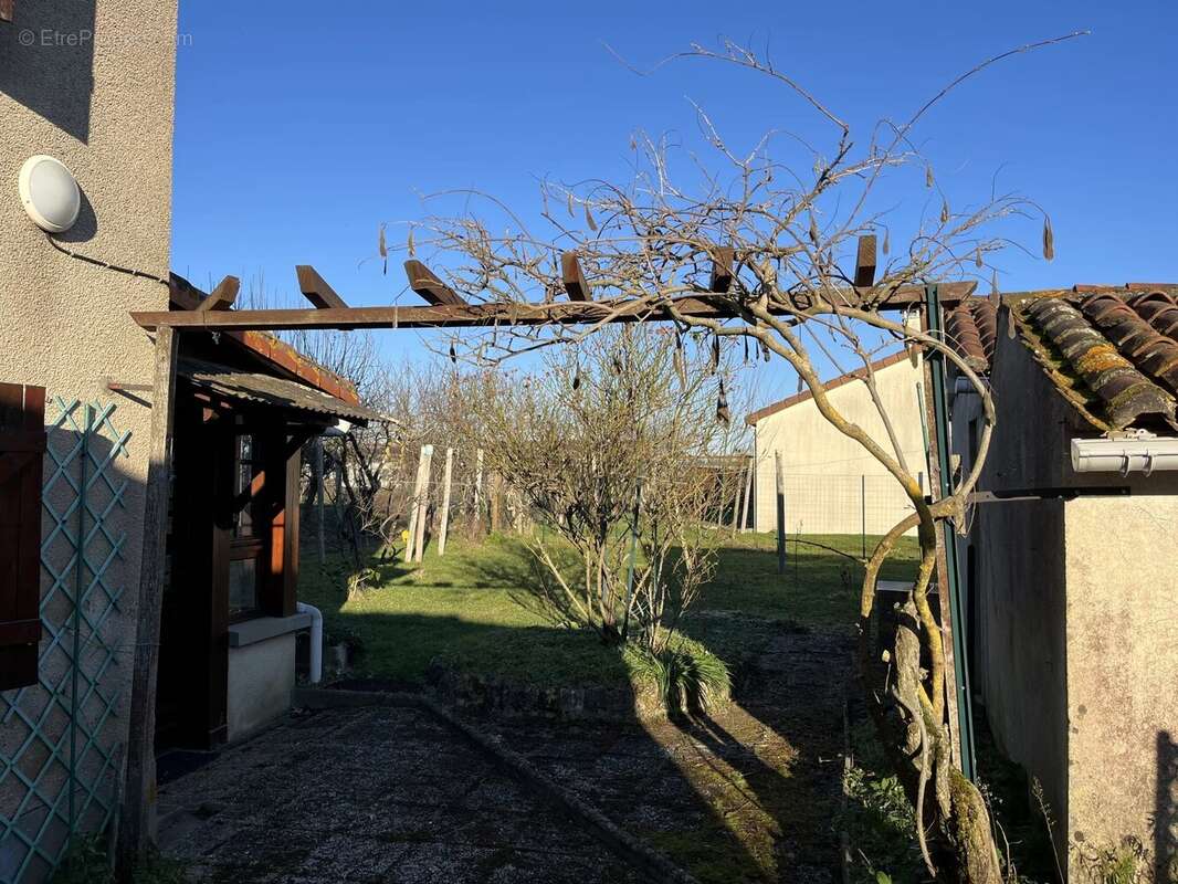 Maison à LATHUS-SAINT-REMY