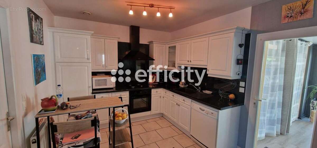 Maison à SAINT-YRIEIX-SUR-CHARENTE