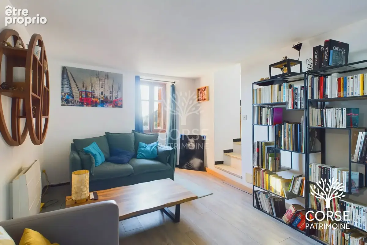 Appartement T3 rénové en plein coeur du village - photo 2