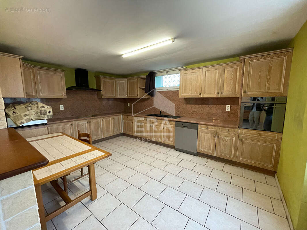 Maison à VILLECOMTAL-SUR-ARROS