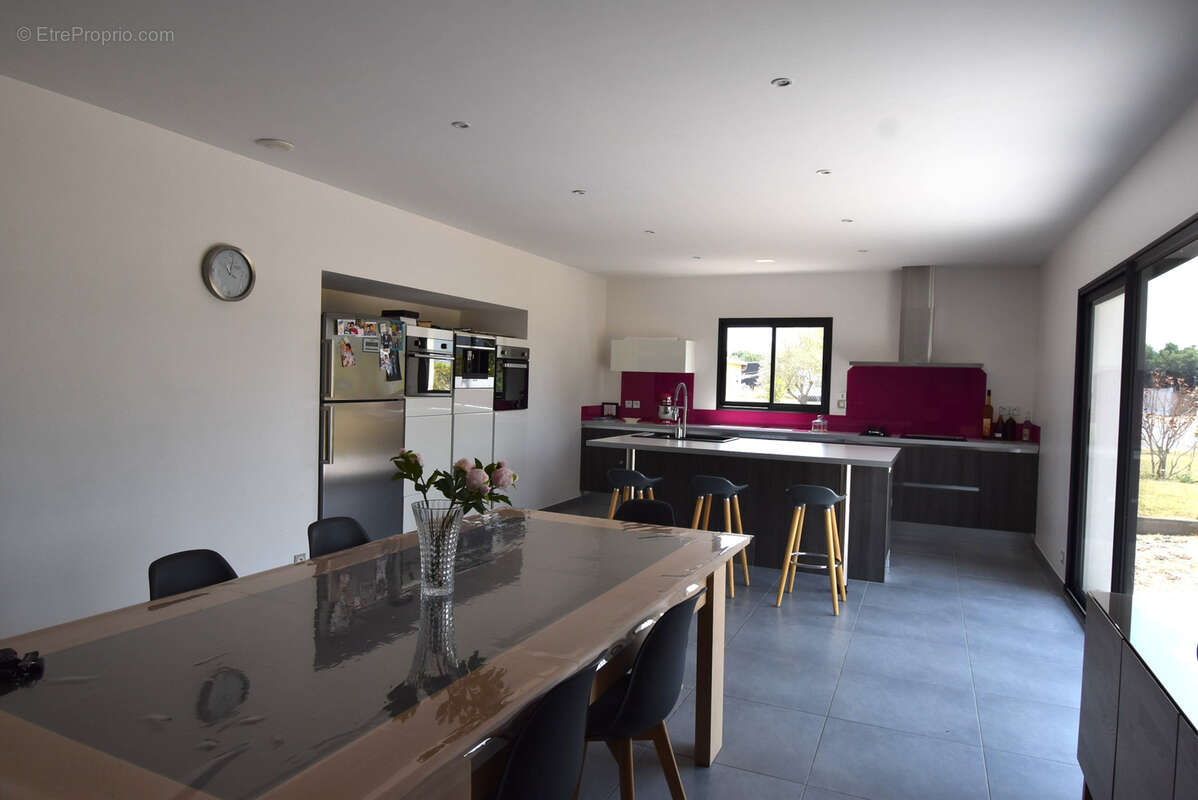 Revel (31250) - maison de 160m2 - zone artisanale - photo 2