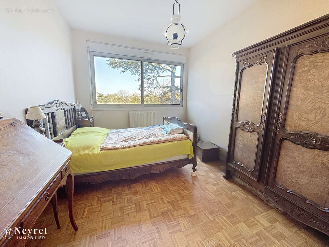 Appartement à SAINT-GENIS-LAVAL