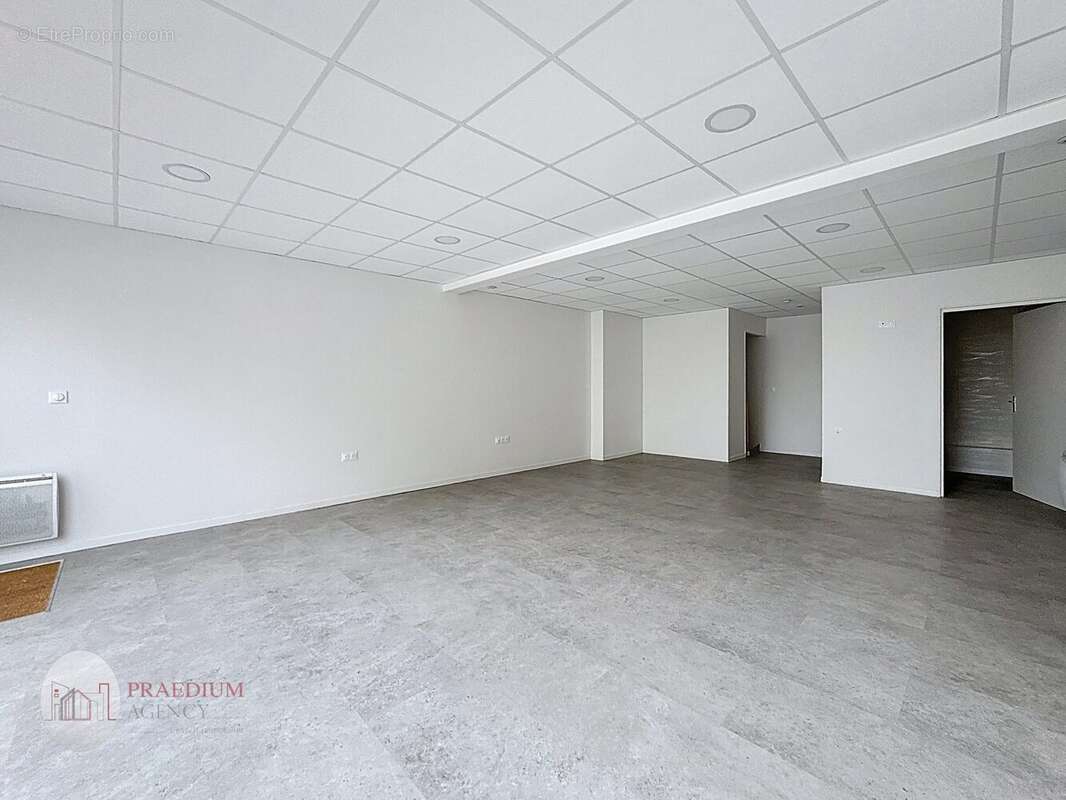 Commerce à SURESNES