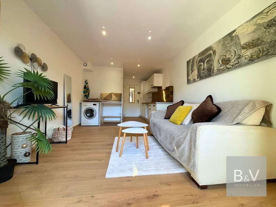 Appartement à VILLENEUVE-LOUBET