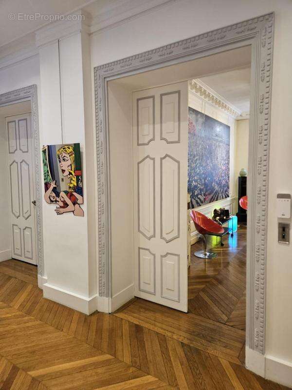 Appartement à PARIS-16E