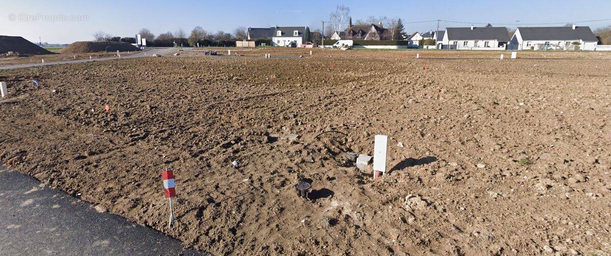 Terrain à NOTRE-DAME-D&#039;OE