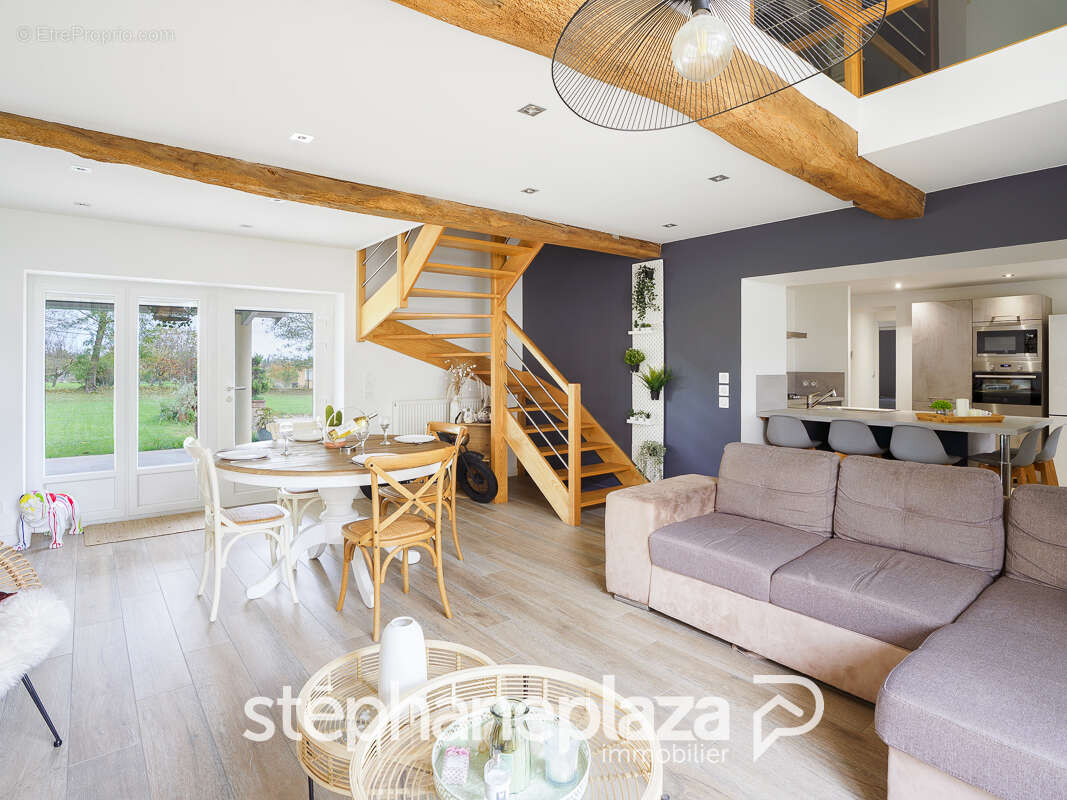 Maison à SAINT-CYR-SUR-MENTHON