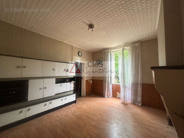 Maison à SAINTE-CROIX-DU-MONT