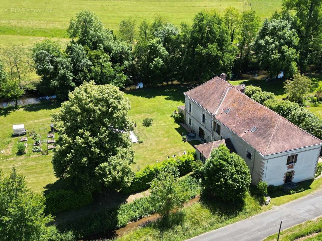 Maison à SAINT-MEDARD-D'EXCIDEUIL