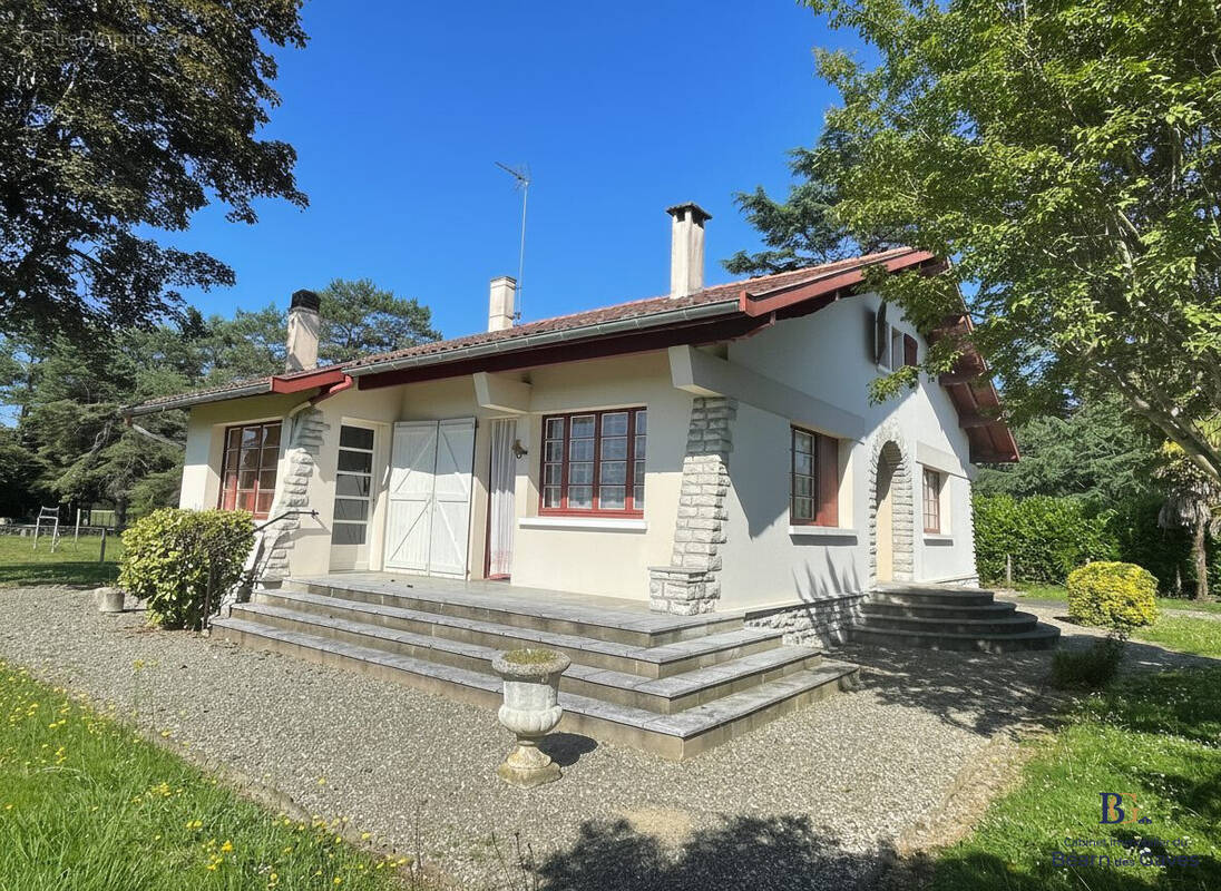 Maison à SAUVETERRE-DE-BEARN