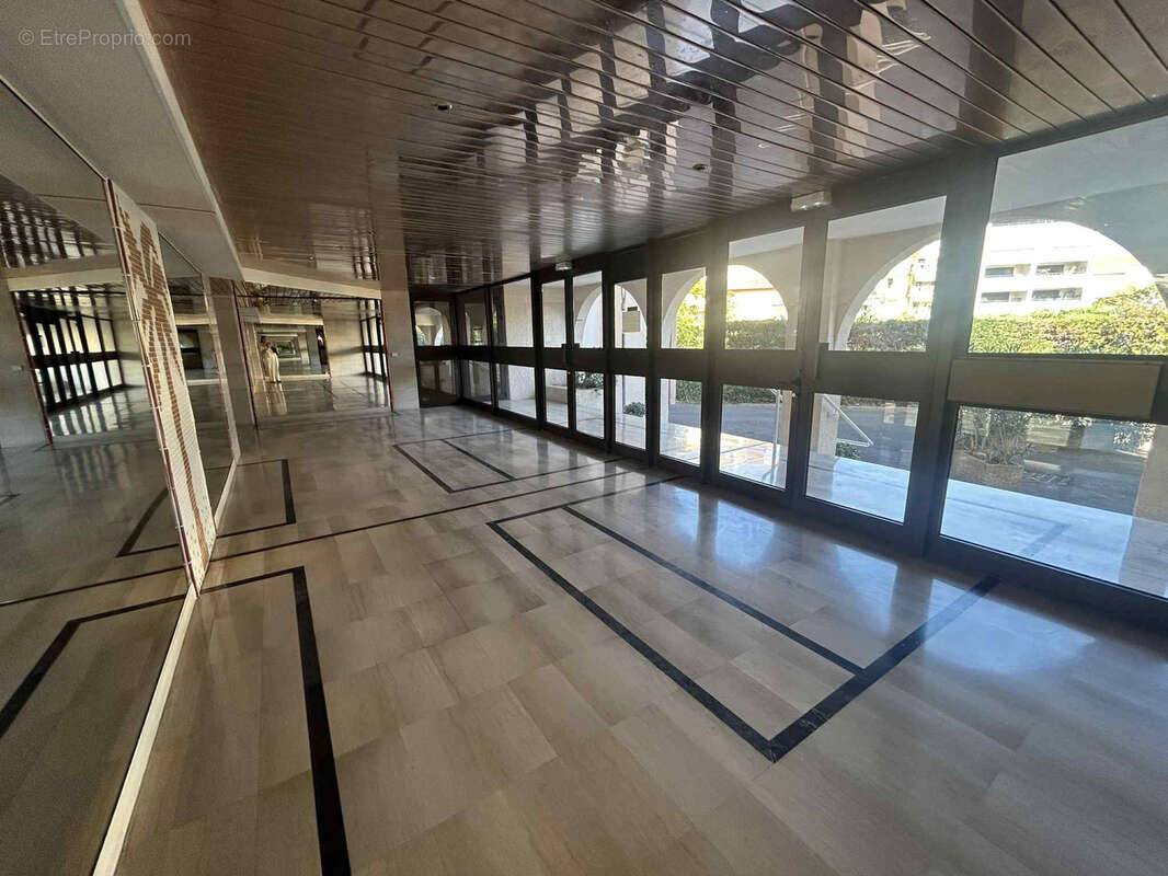 Autre à SAINT-RAPHAEL