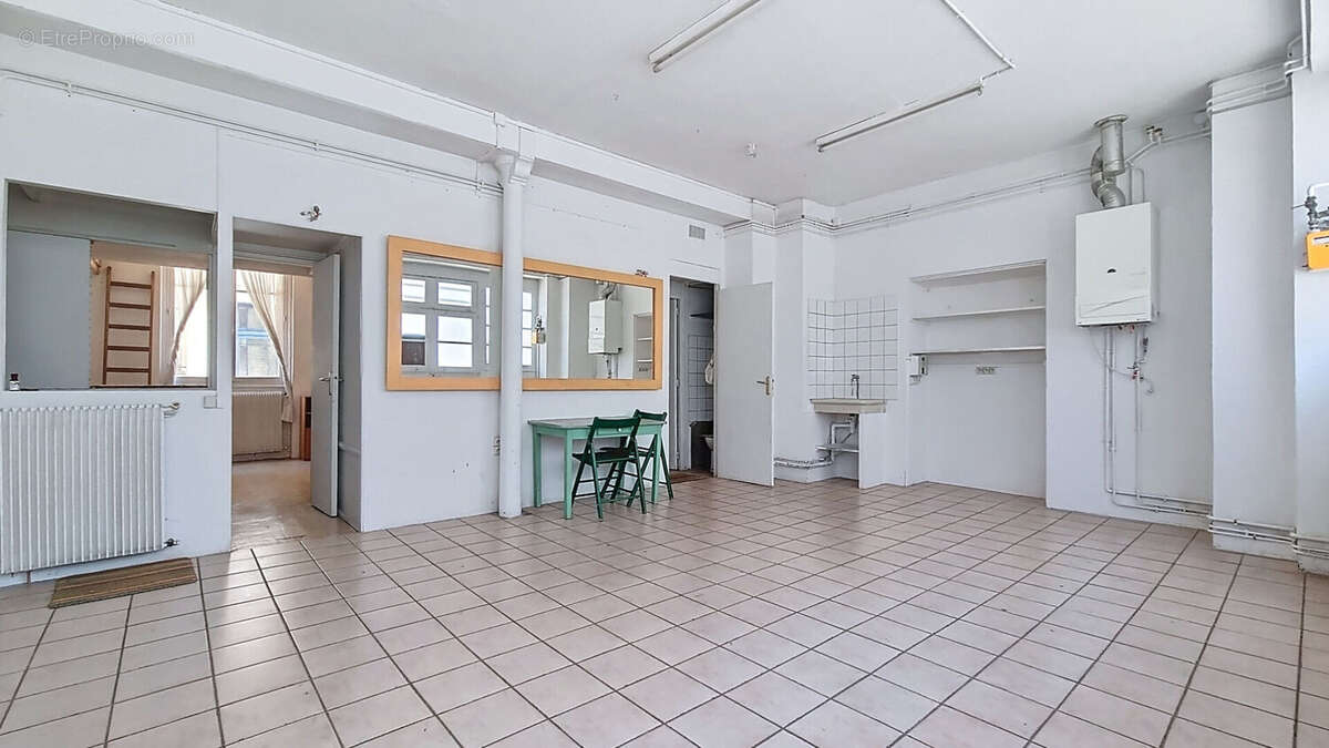 Appartement à PARIS-20E