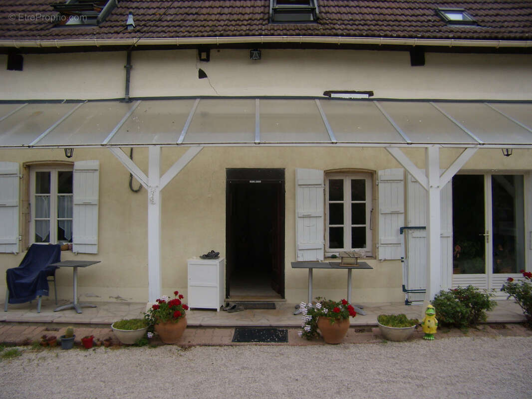 Maison à VARENNES-LE-GRAND