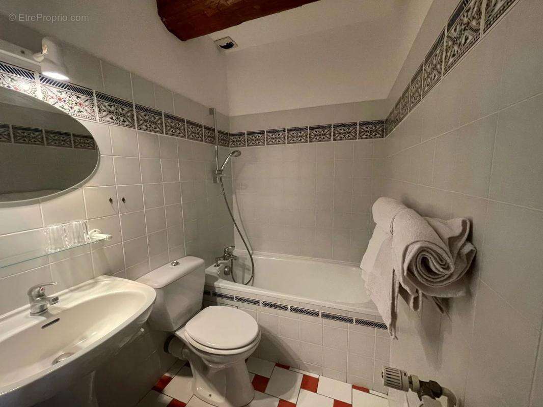 Maison à LA TOUR-SUR-ORB