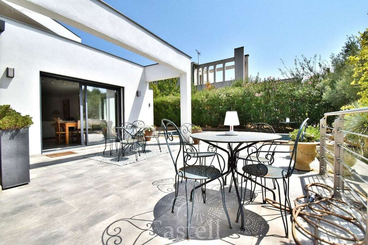 Villa de type 5 avec piscine et garage - photo 5