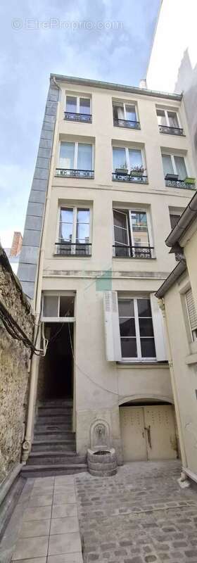 Appartement à PARIS-2E