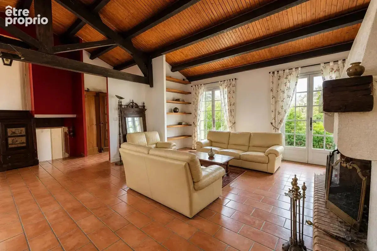 Maison de 8 pièces de 169 m² à Saint-Pons-de-Thomières - photo 3