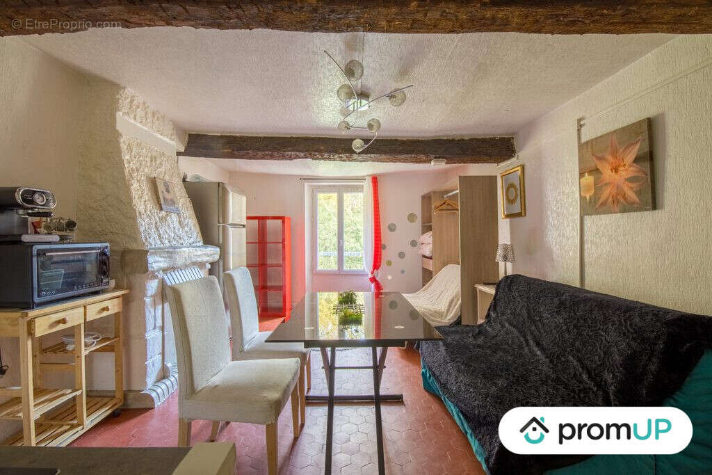 Appartement à VARAGES